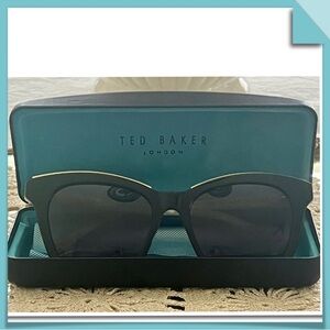 NWOT TED BAKER LONDON SUNGLASSES & HARD CASE